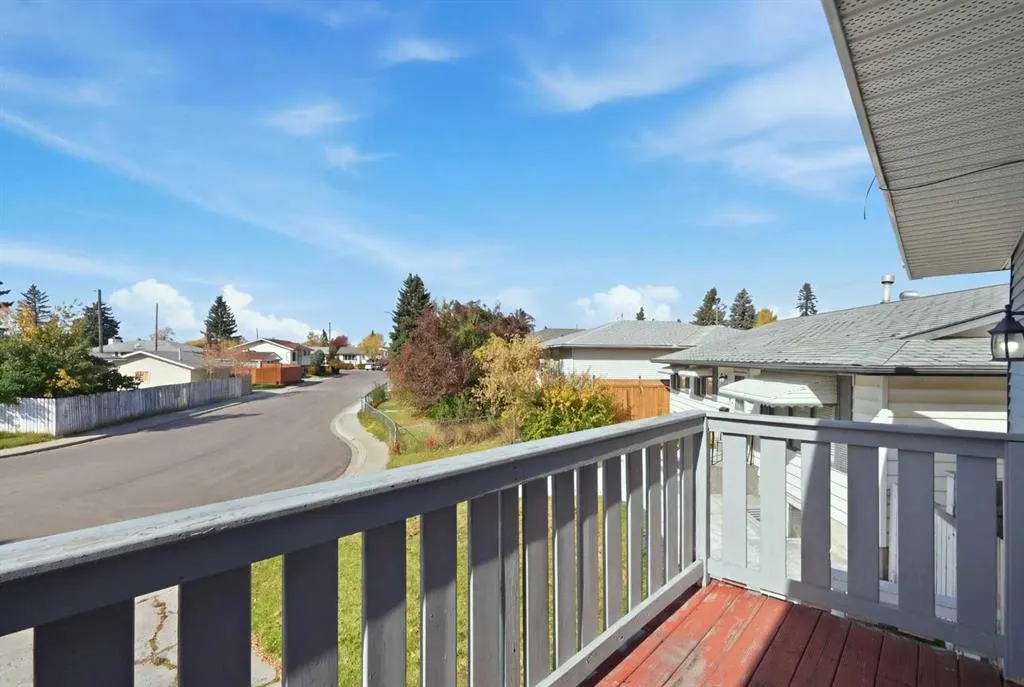 203 Penbrooke Close SE