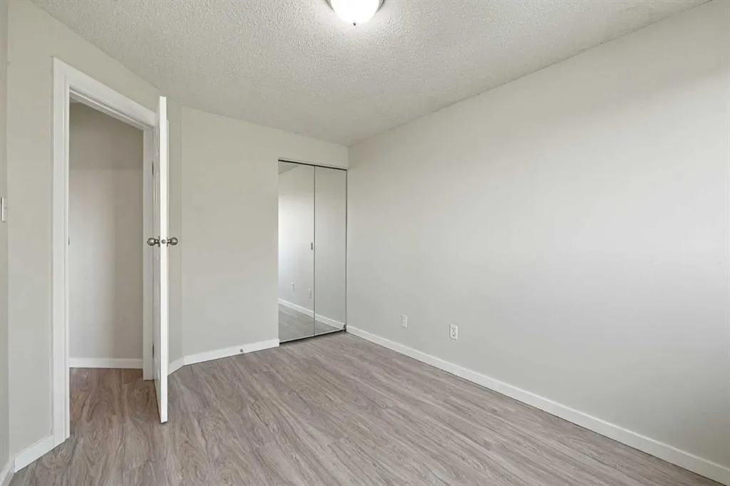 203 Penbrooke Close SE