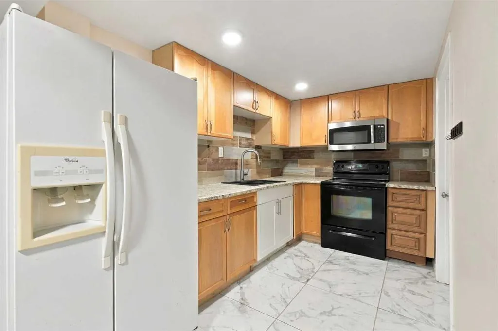 203 Penbrooke Close SE