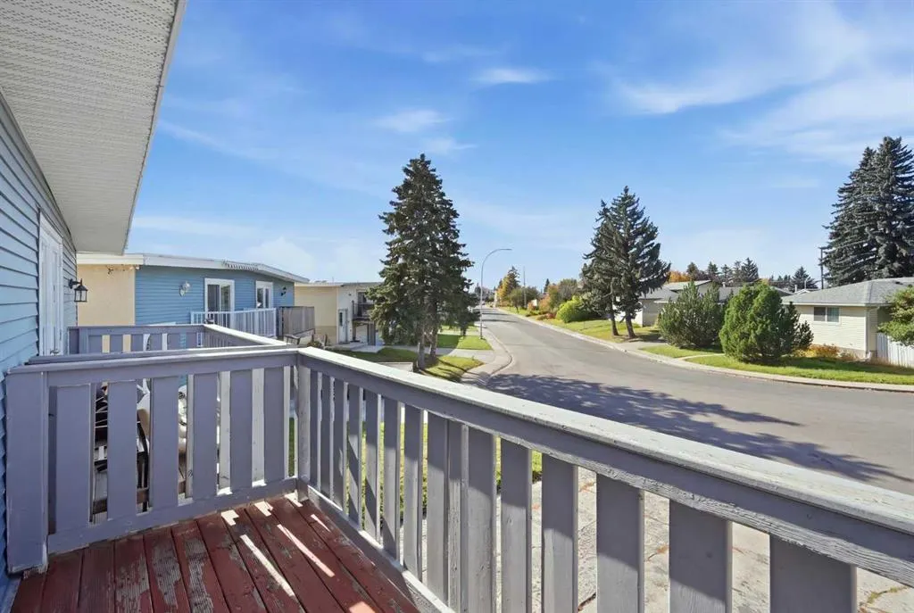 203 Penbrooke Close SE