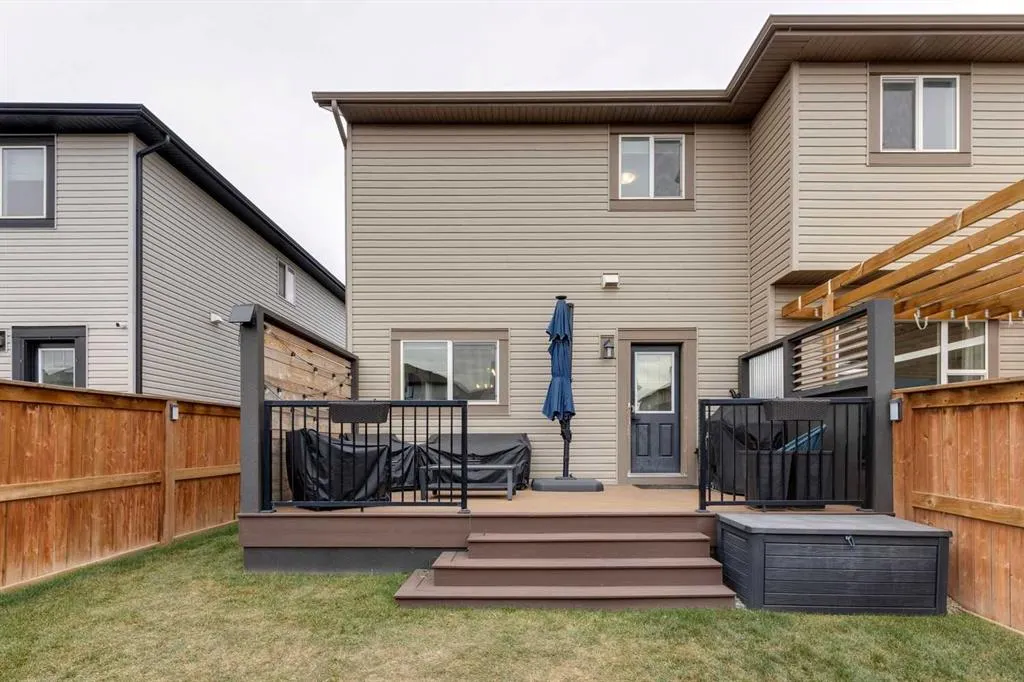 86 Hillcrest Close SW