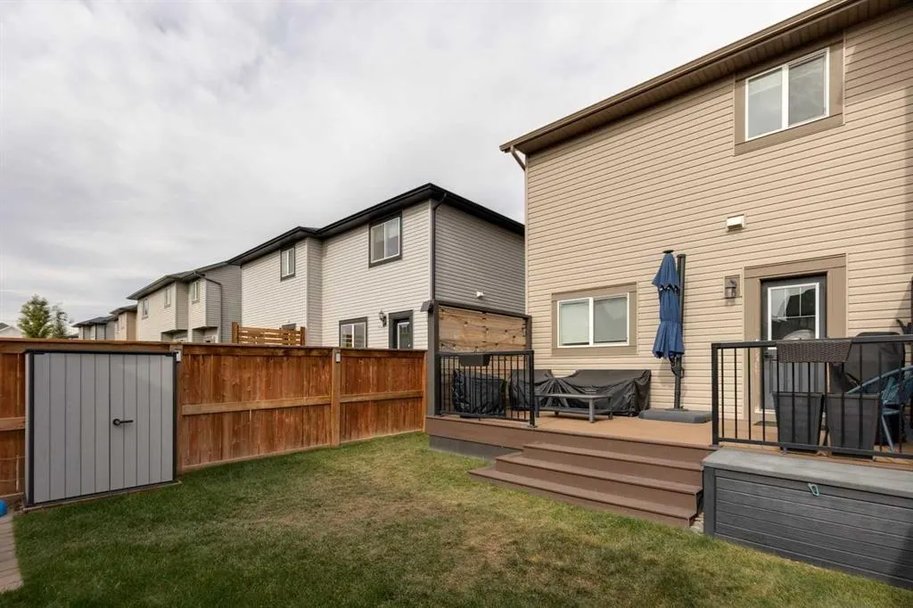 86 Hillcrest Close SW