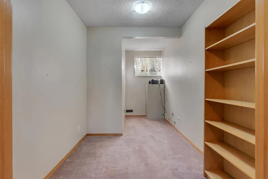 82 Bridleridge Road SW