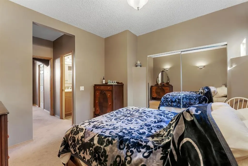 82 Bridleridge Road SW