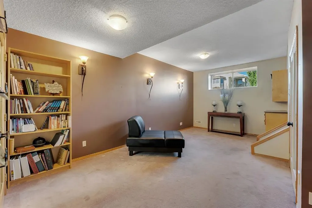 82 Bridleridge Road SW