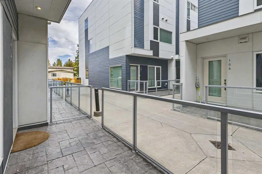 20 Brentwood Common NW #304