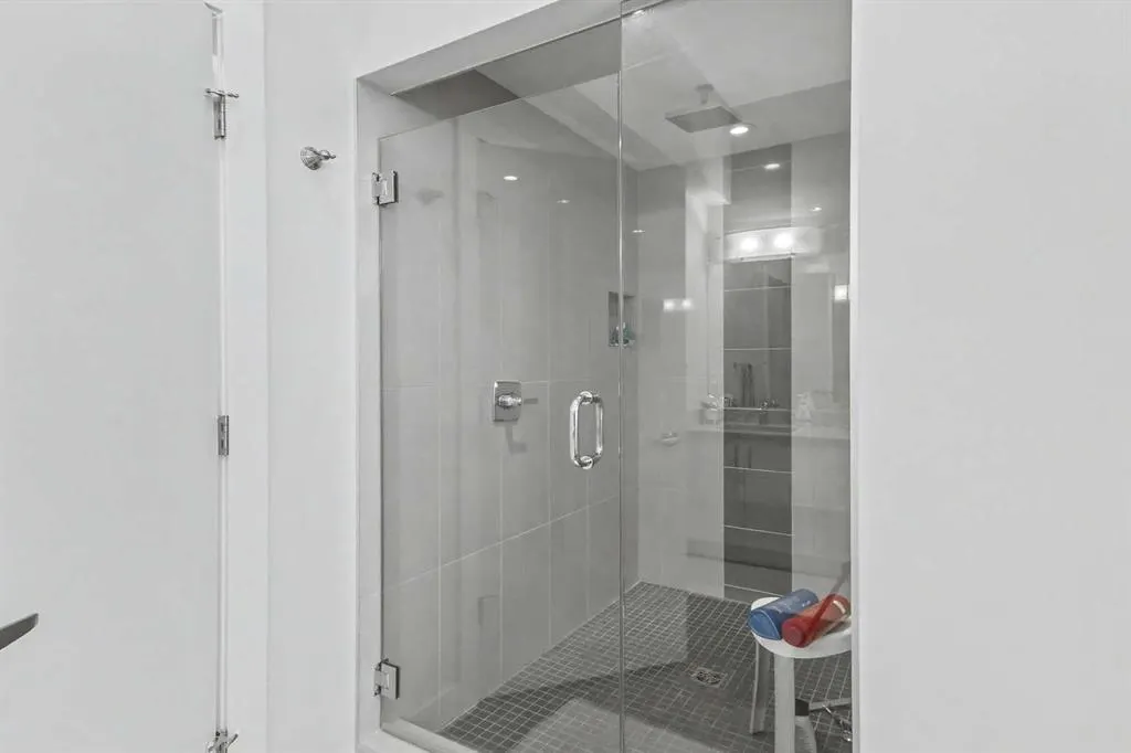 20 Brentwood Common NW #304