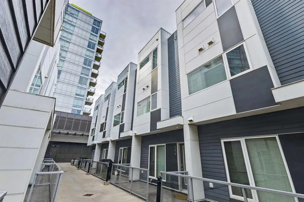 20 Brentwood Common NW #304