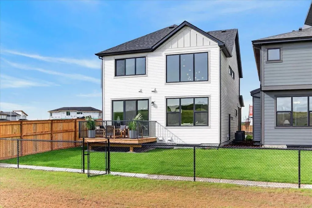 140 Fireside Close