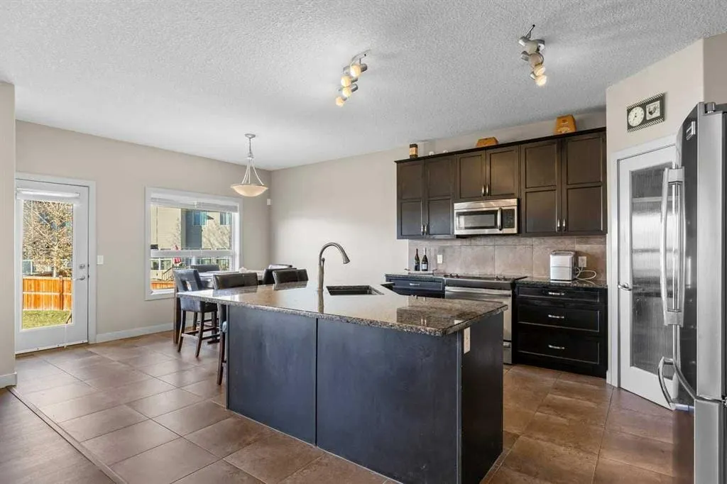 38 Everhollow Green SW
