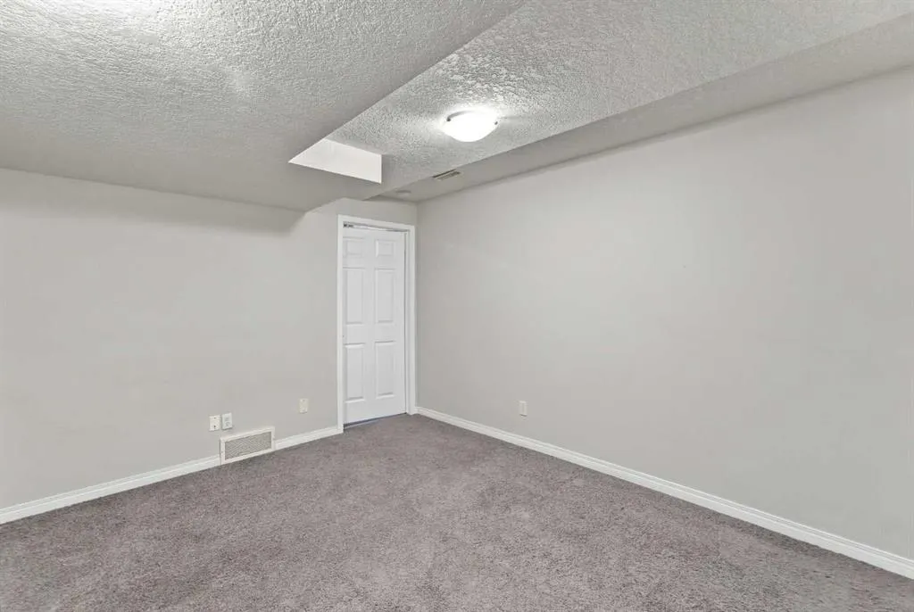 55 Copperfield Court SE