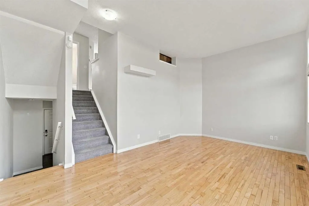 55 Copperfield Court SE