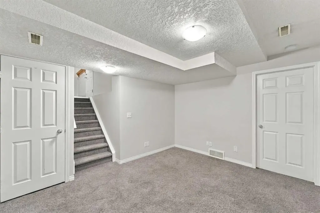 55 Copperfield Court SE