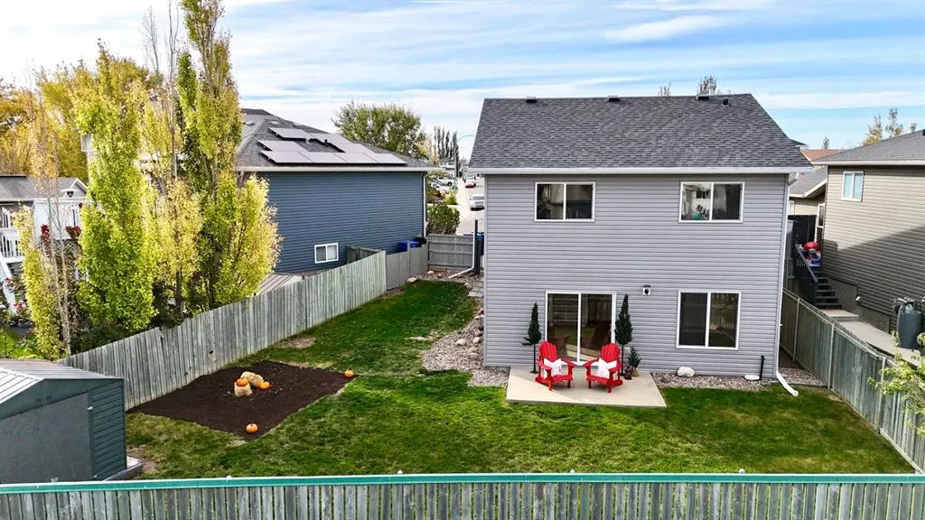 194 Peigan Court W