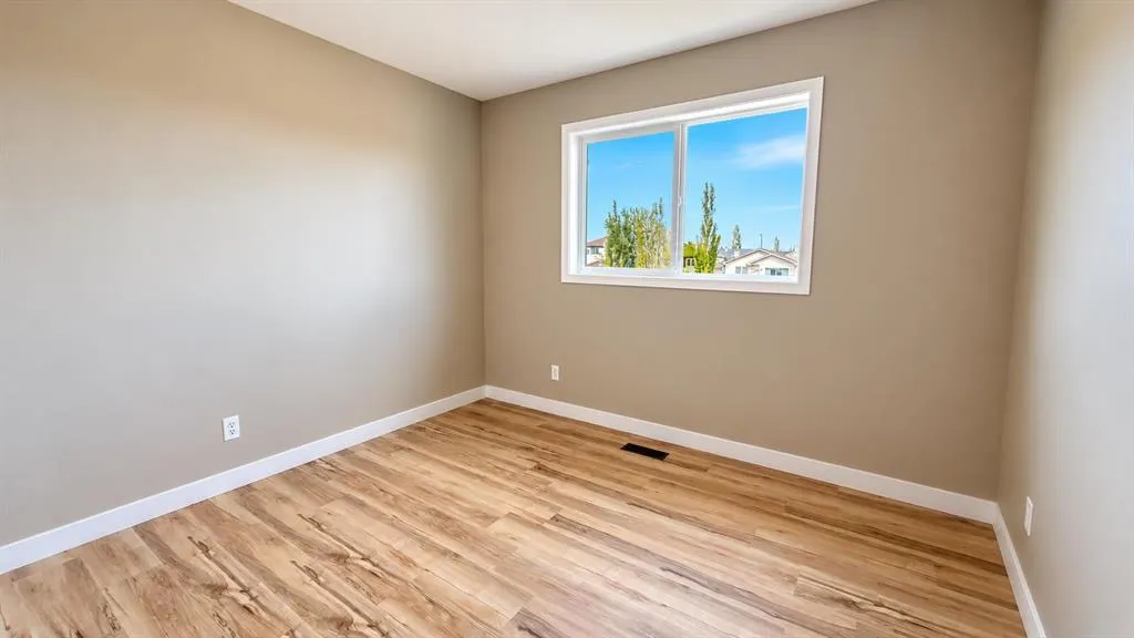 194 Peigan Court W