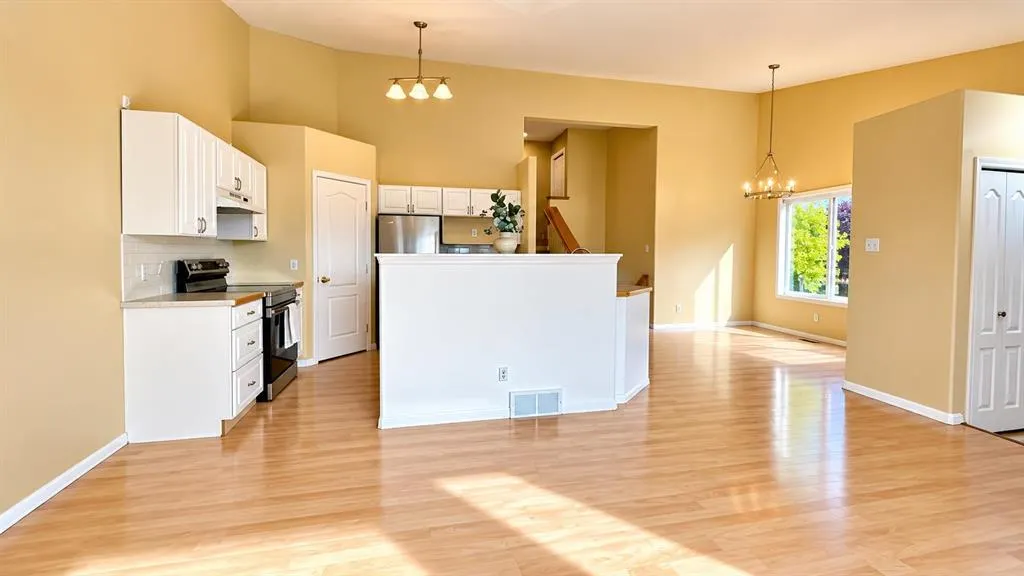 194 Peigan Court W