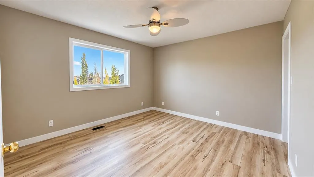 194 Peigan Court W