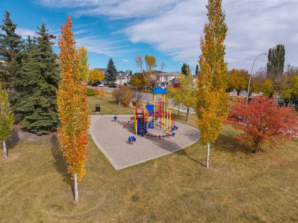 172 Harvest Gold Heights NE