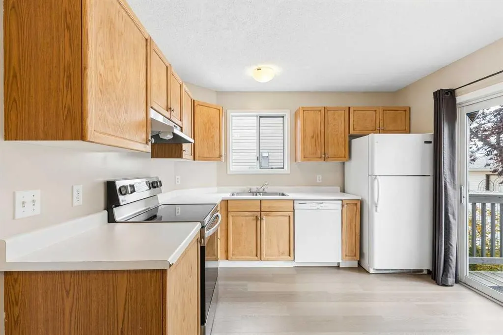 172 Harvest Gold Heights NE
