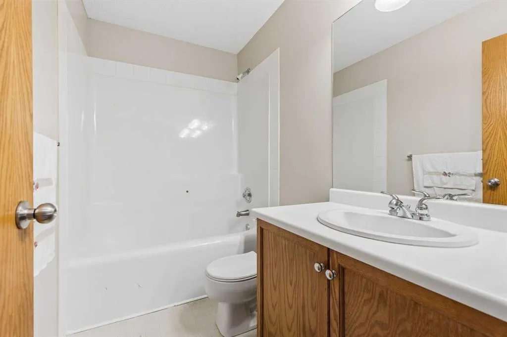 172 Harvest Gold Heights NE