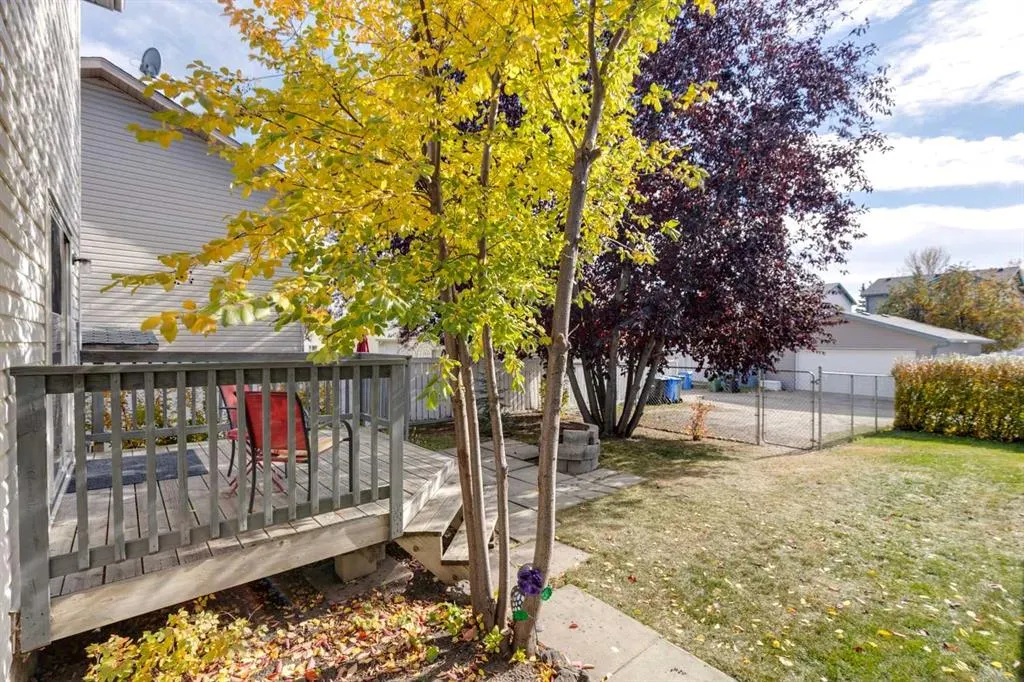172 Harvest Gold Heights NE