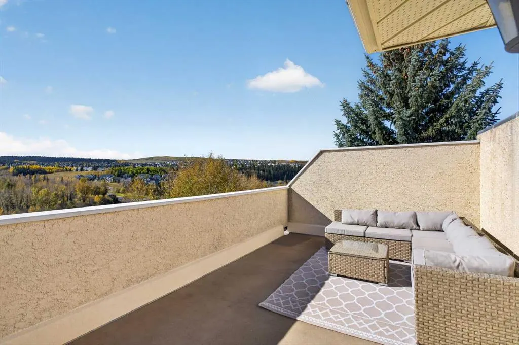 38 West Mitford Crescent