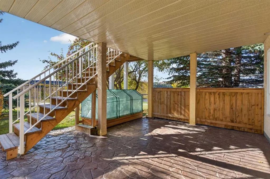 38 West Mitford Crescent