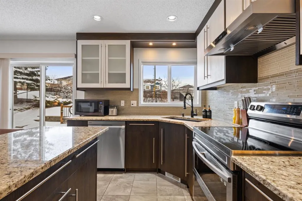 111 Panorama Hills Way NW