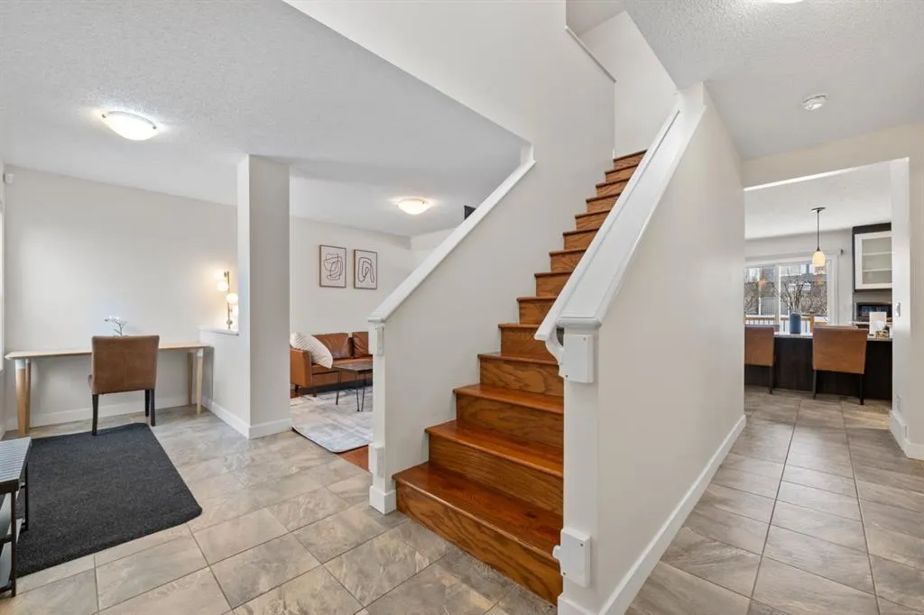 111 Panorama Hills Way NW