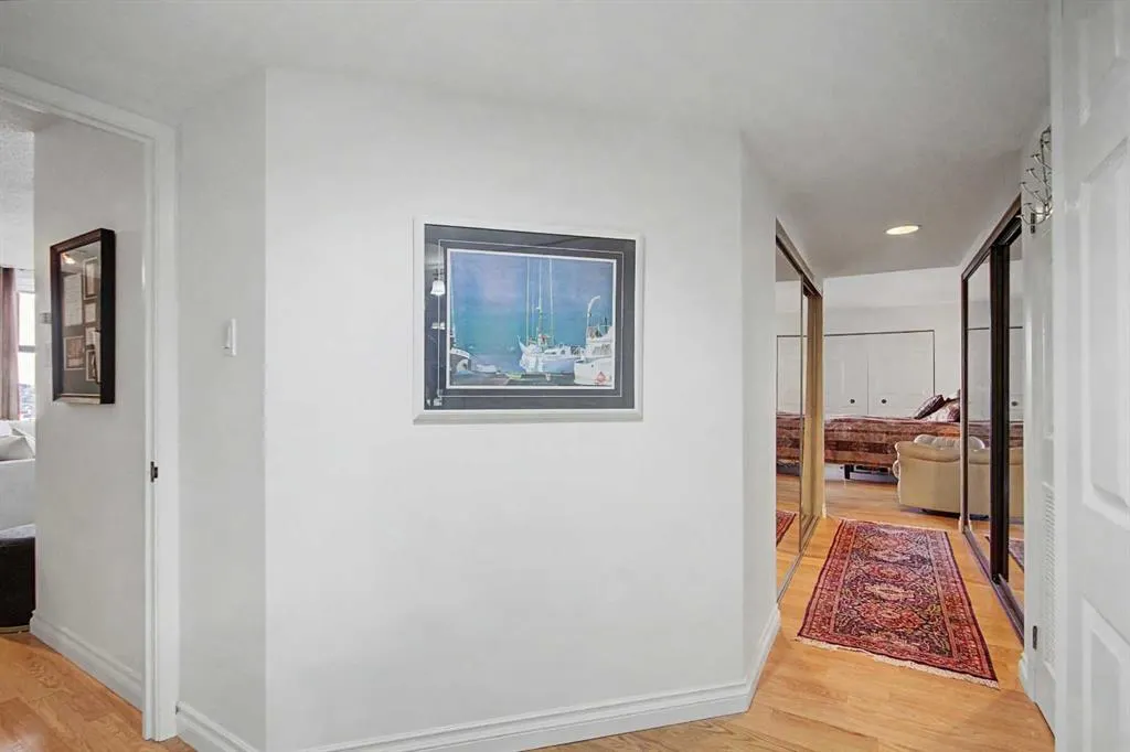 1100 8 Avenue SW #2003