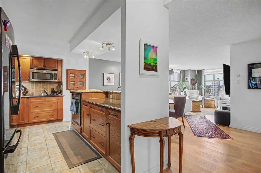 1100 8 Avenue SW #2003