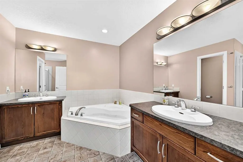 148 SPRINGMERE Grove