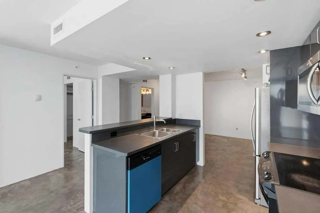 188 15 Avenue SW #910
