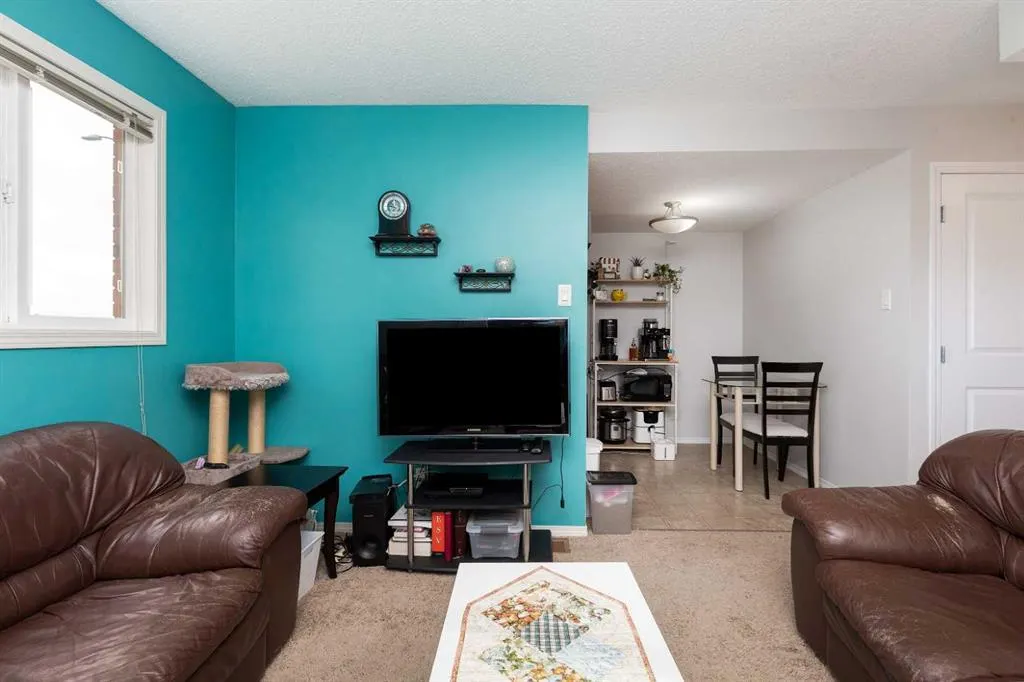 1915 18 Avenue N #1