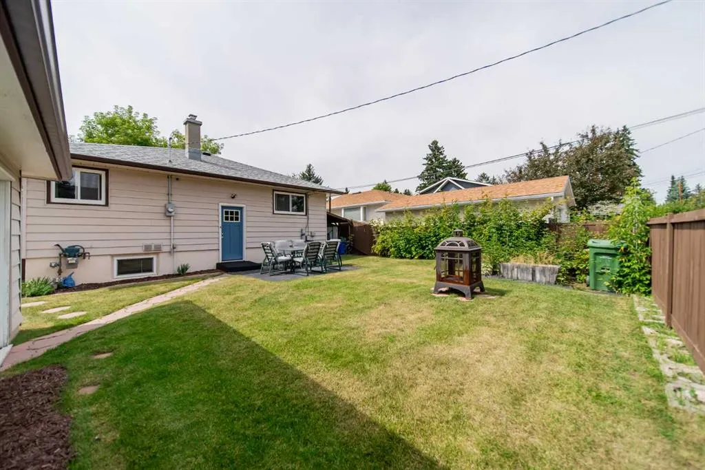 84 Waterloo Drive SW