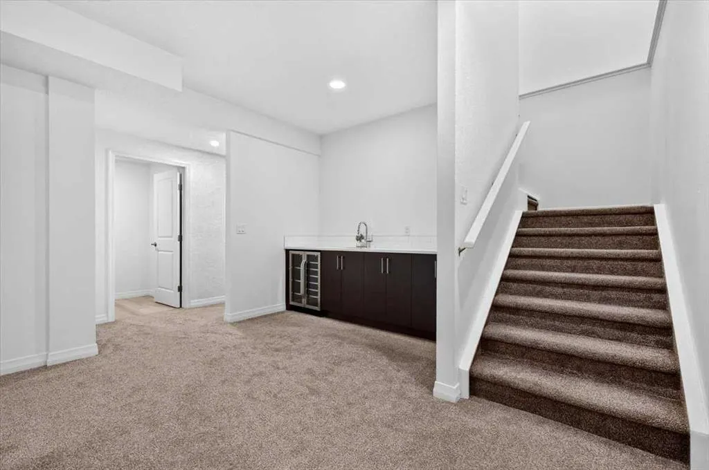 358 Marina Cove SE