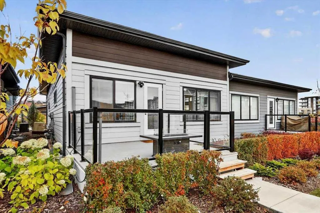 358 Marina Cove SE