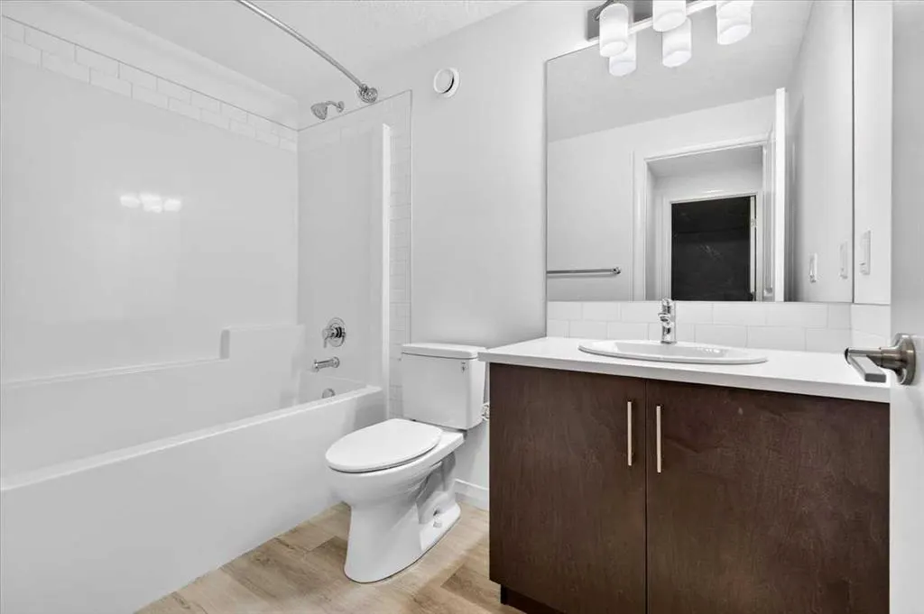 358 Marina Cove SE