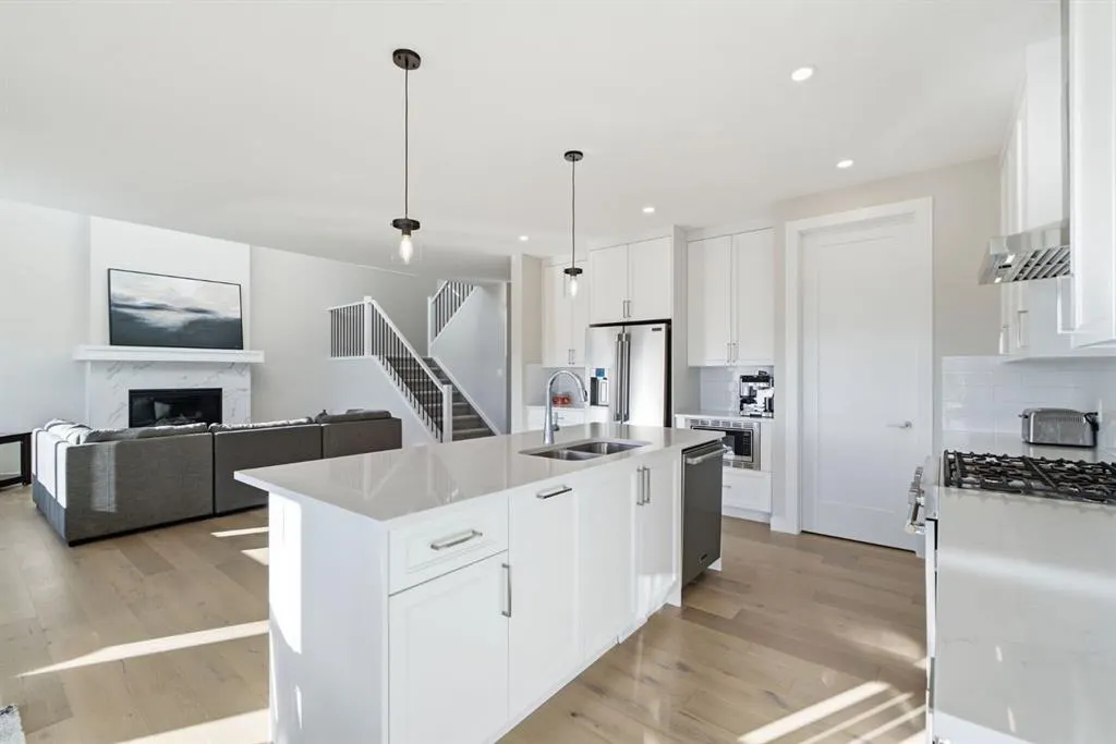 10 Heritage Close