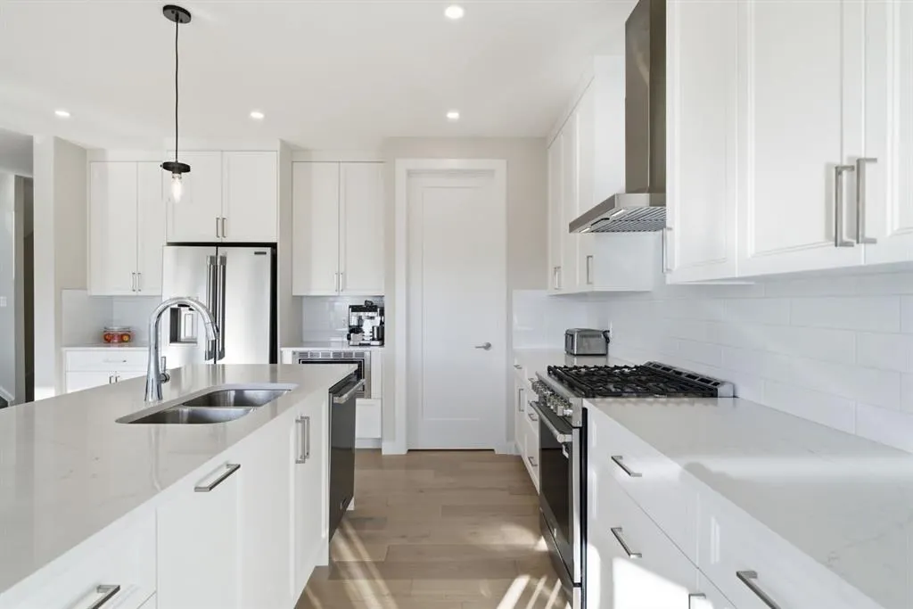 10 Heritage Close