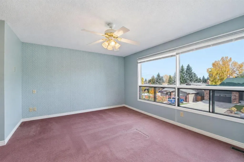 331 Oakfern Crescent SW