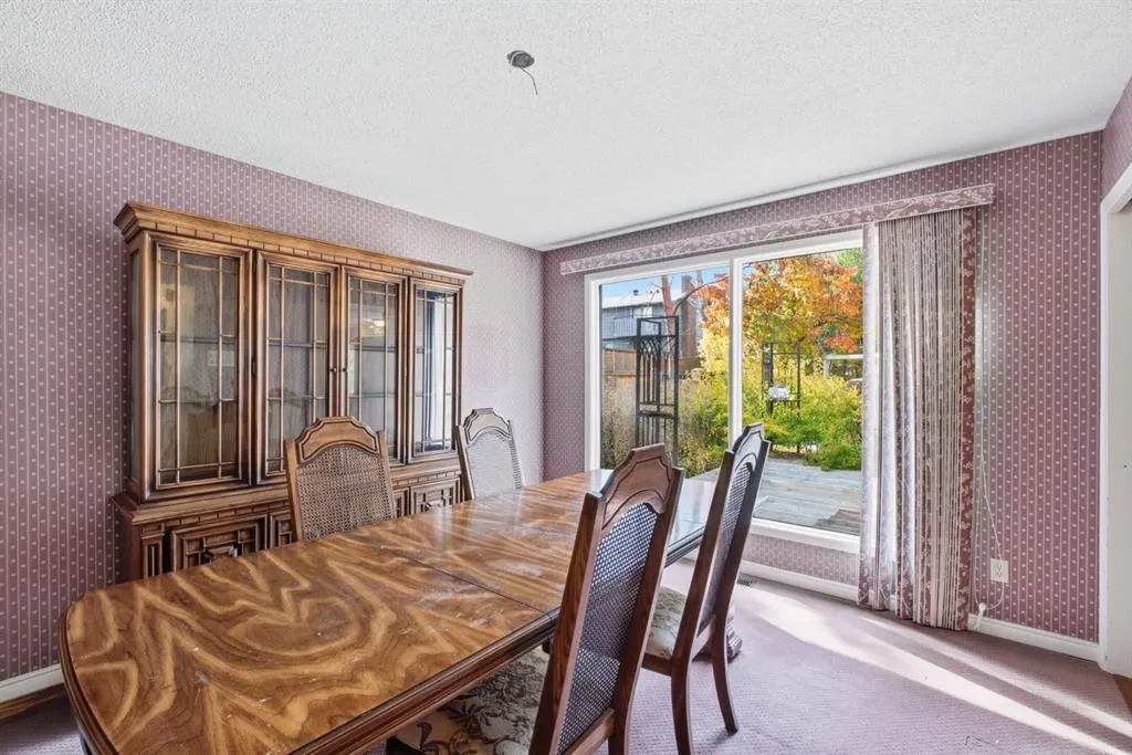 331 Oakfern Crescent SW
