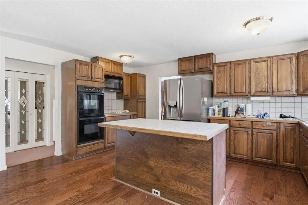 331 Oakfern Crescent SW