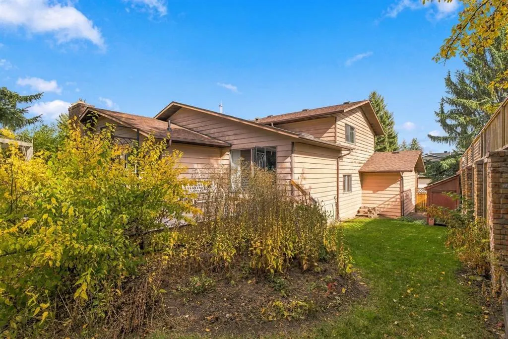 331 Oakfern Crescent SW