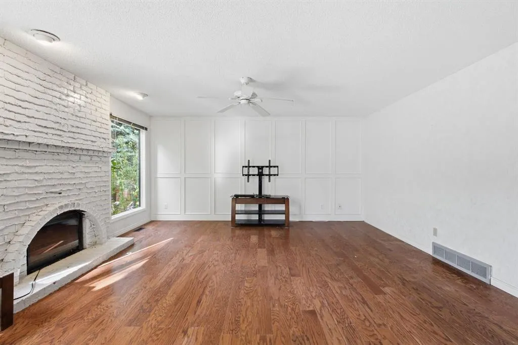 331 Oakfern Crescent SW