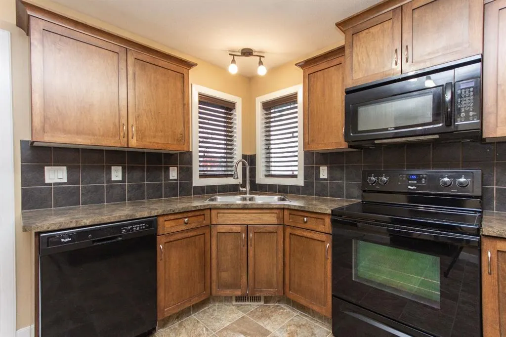 79 Trimble Close