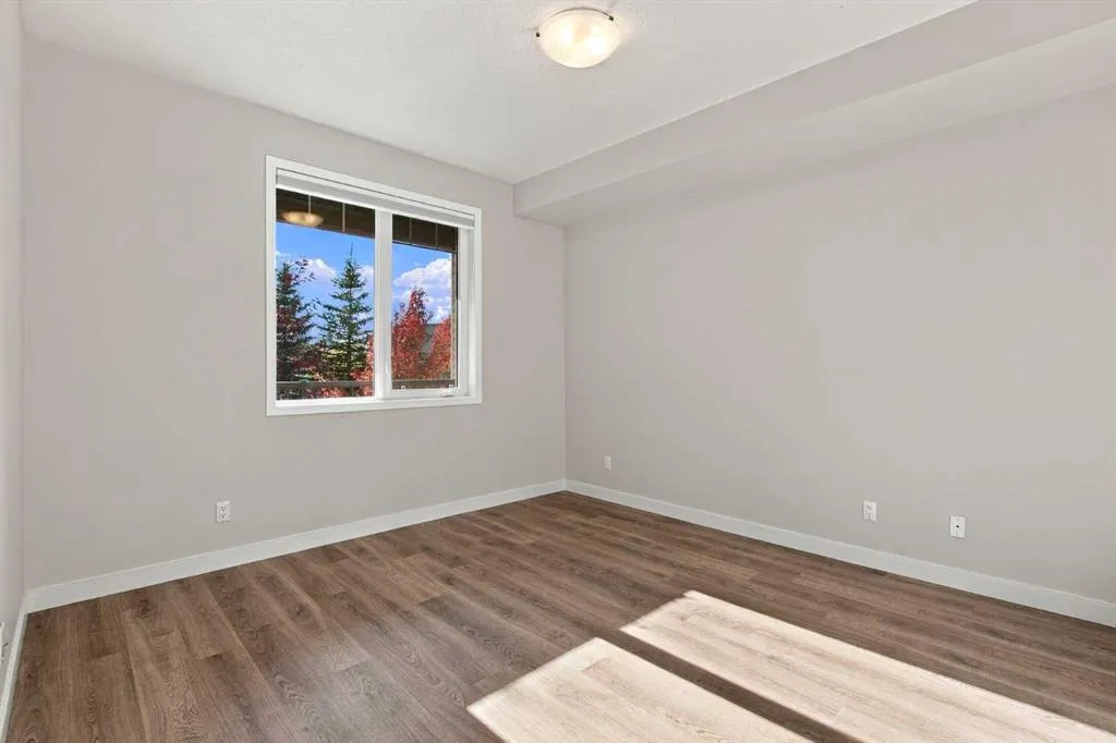 43 Sunrise Loop SE #206