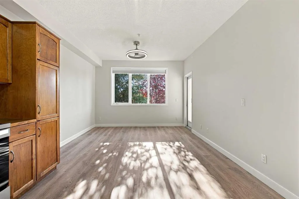 43 Sunrise Loop SE #206