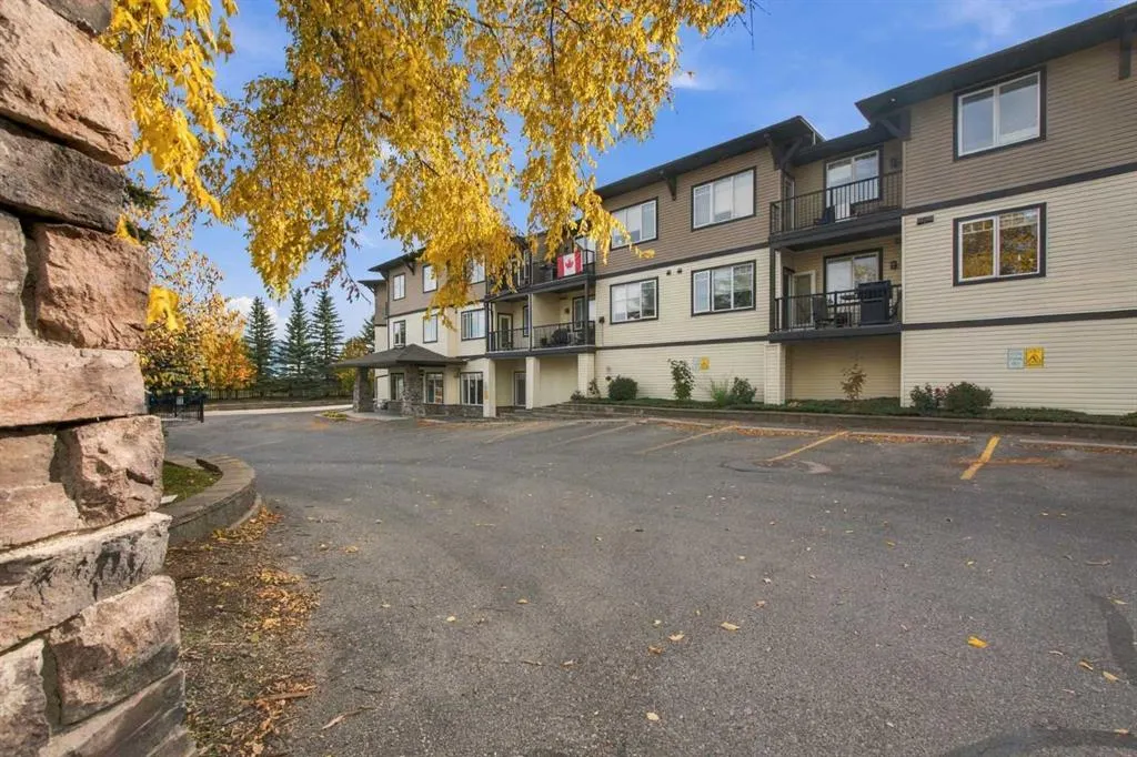 43 Sunrise Loop SE #206