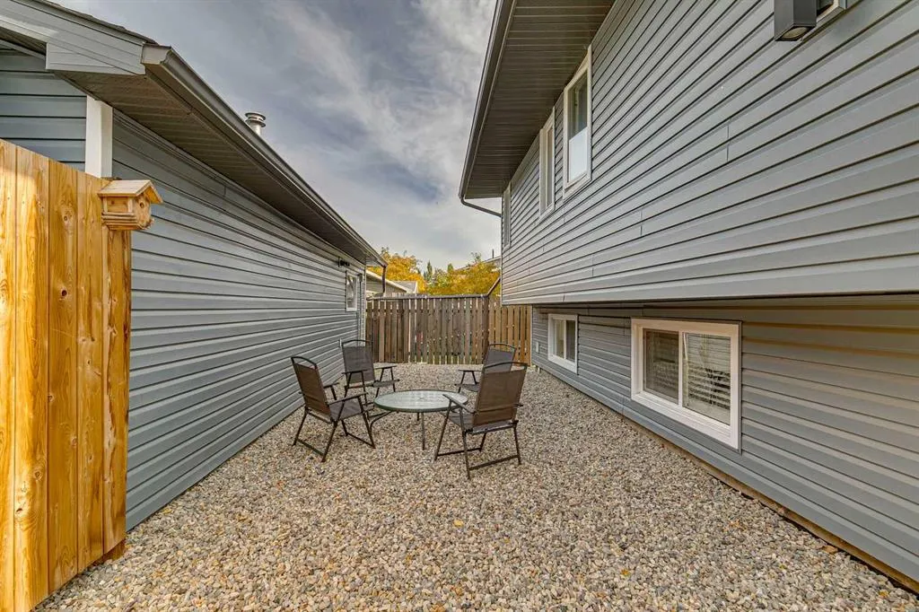 355 Woodbine Boulevard SW